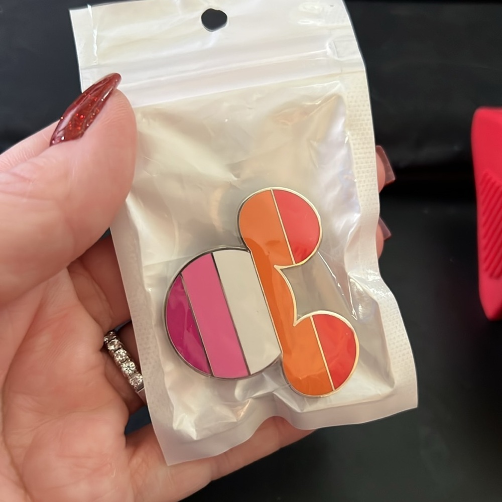 LGBTQ+ WLW / Lesbian Pride Flag Mickey Ears Icon Rainbow Collection Disney Pin - Picture 9 of 10
